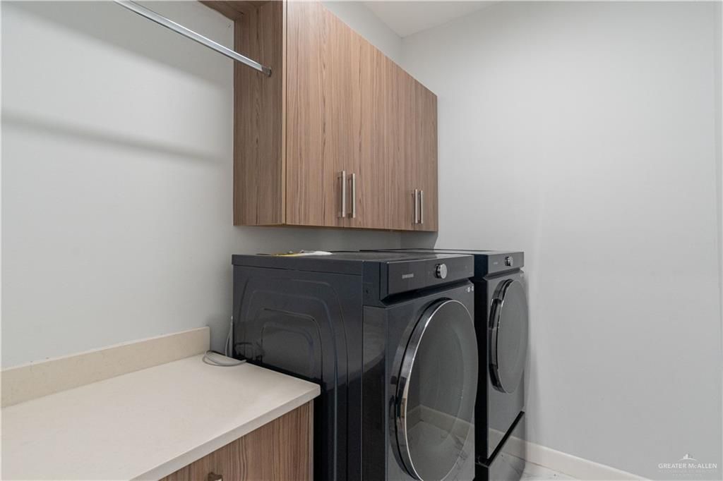 Image 24 of property listing at 2416 S Thames Drive, Edinburg, TX 78539