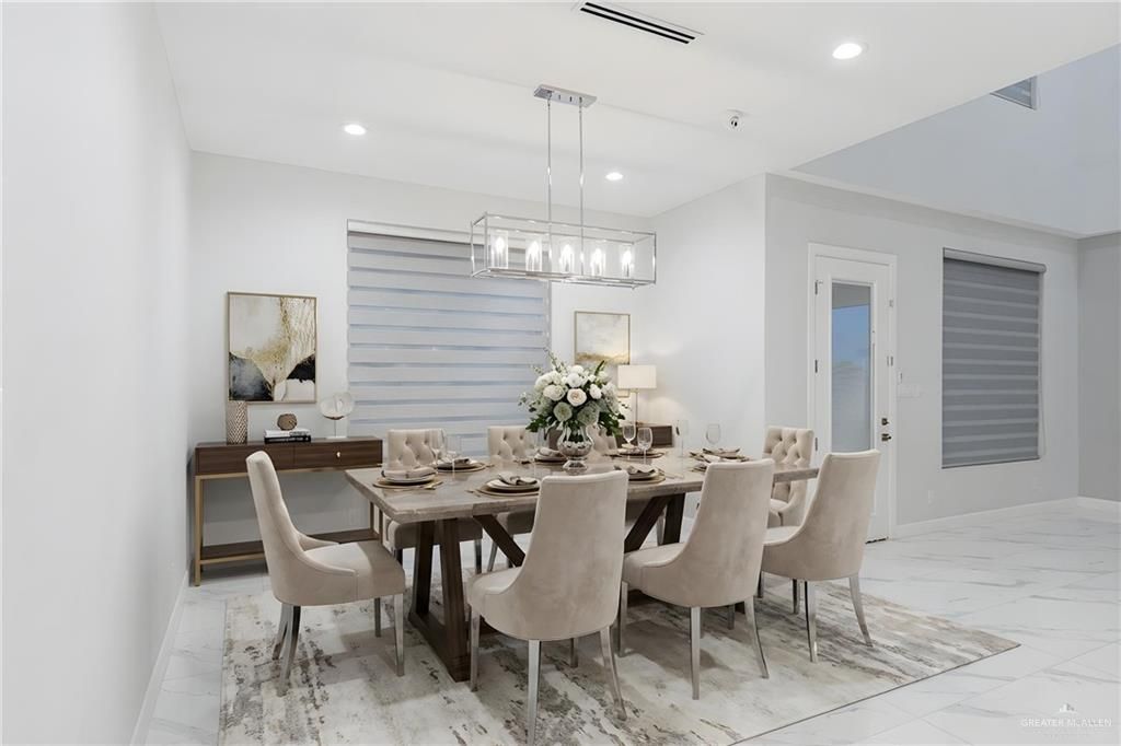 Image 5 of property listing at 2416 S Thames Drive, Edinburg, TX 78539