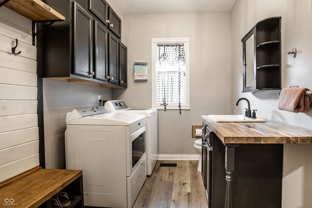 3608 Shoreline Drive, Greenwood, IN 46143