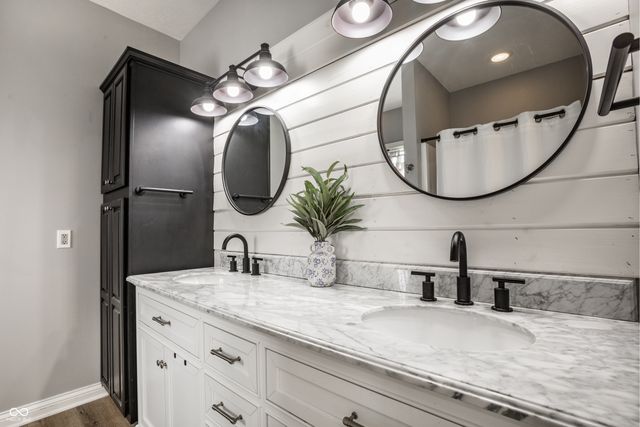 3608 Shoreline Drive, Greenwood, IN 46143