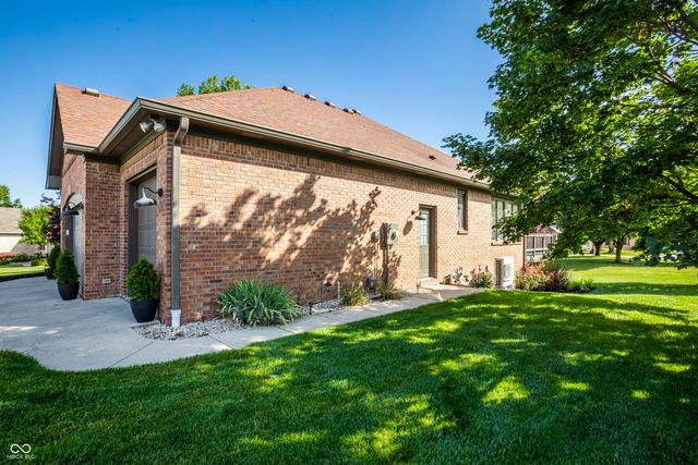 3608 Shoreline Drive, Greenwood, IN 46143