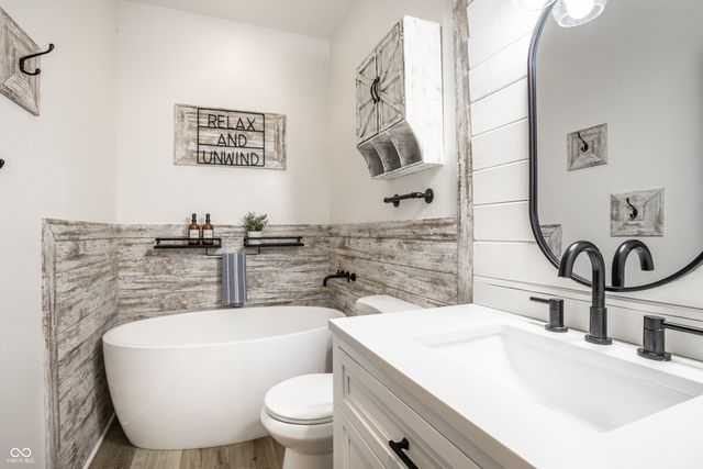 3608 Shoreline Drive, Greenwood, IN 46143