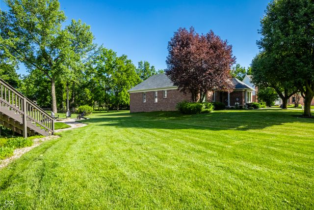 3608 Shoreline Drive, Greenwood, IN 46143