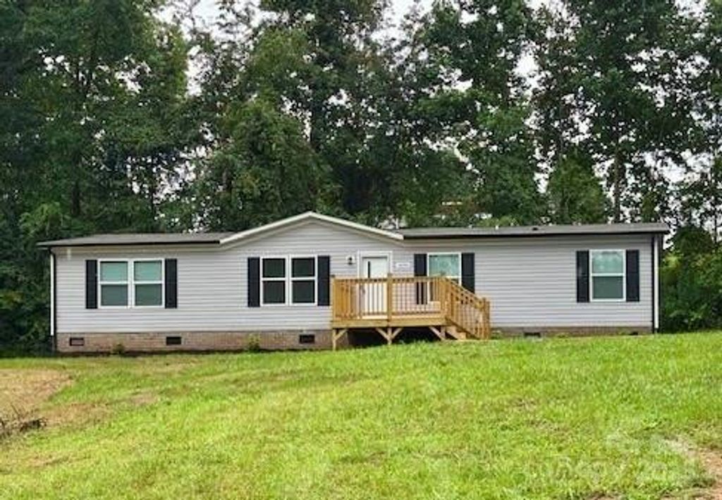 3173 Bear Trail Drive, Lenoir, NC 28645