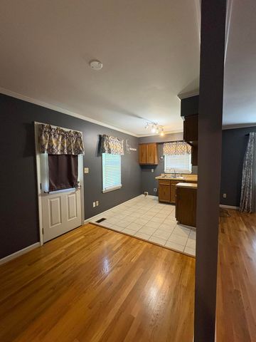 109 Barkley, Nicholasville, KY 40356