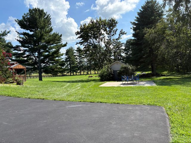 109 Barkley, Nicholasville, KY 40356