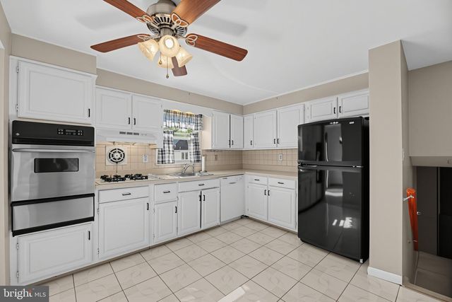 4 ROSLYN RD, Trenton, NJ 08610