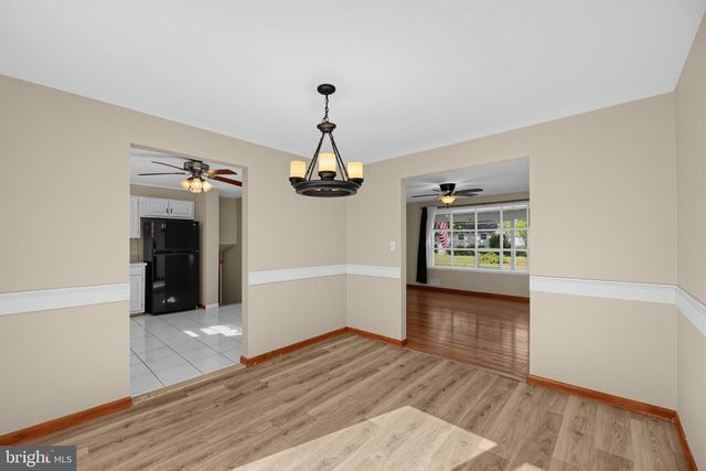 4 ROSLYN RD, Trenton, NJ 08610