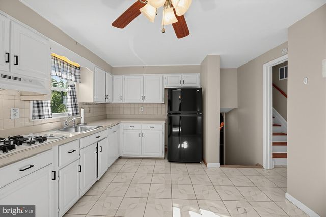 4 ROSLYN RD, Trenton, NJ 08610