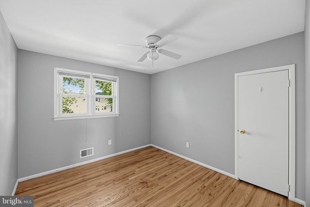 4 ROSLYN RD, Trenton, NJ 08610