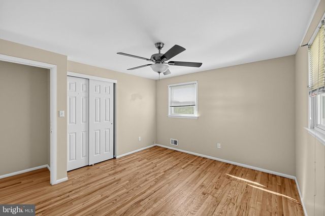 4 ROSLYN RD, Trenton, NJ 08610