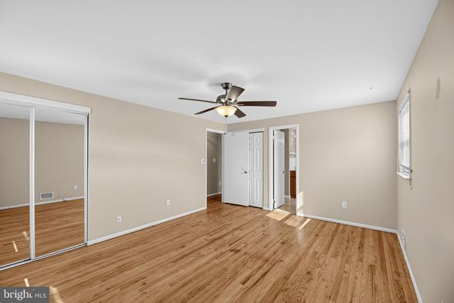 4 ROSLYN RD, Trenton, NJ 08610