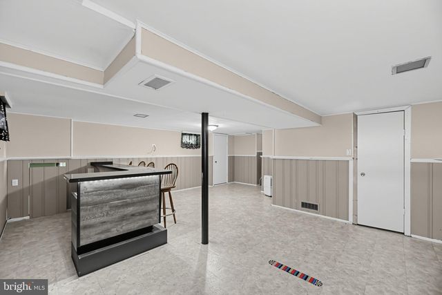 4 ROSLYN RD, Trenton, NJ 08610