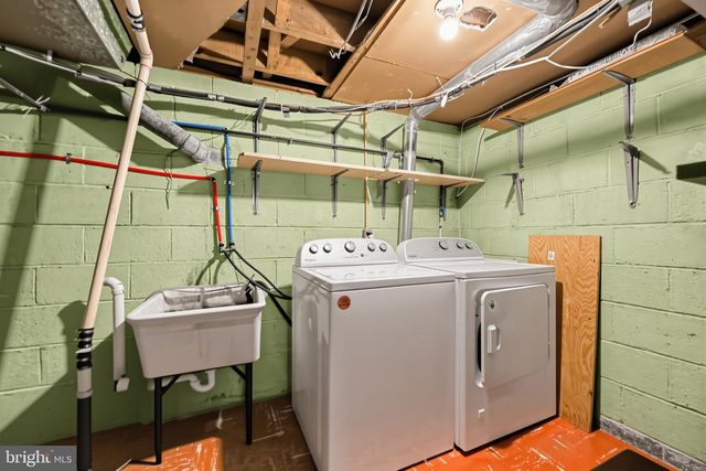 4 ROSLYN RD, Trenton, NJ 08610