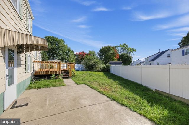 4 ROSLYN RD, Trenton, NJ 08610