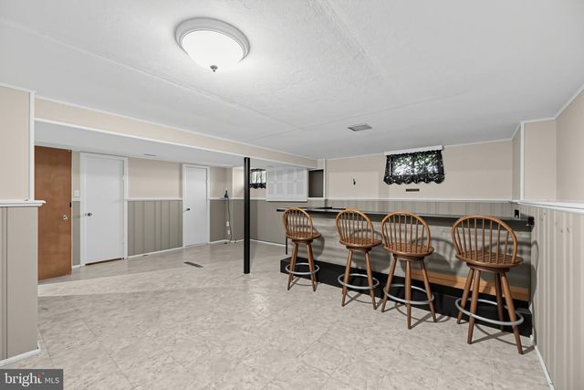 4 ROSLYN RD, Trenton, NJ 08610