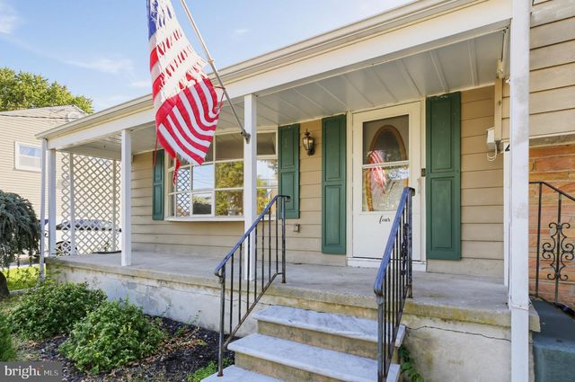 4 ROSLYN RD, Trenton, NJ 08610