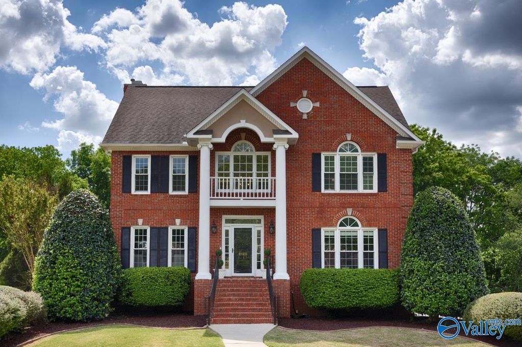 2123 Greenslope Trail NE, Huntsville, AL 35811