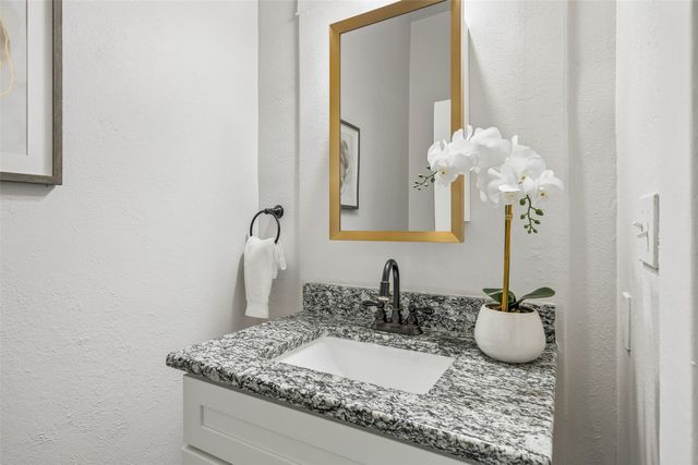 214 S Montclair Avenue, Dallas, TX 75208