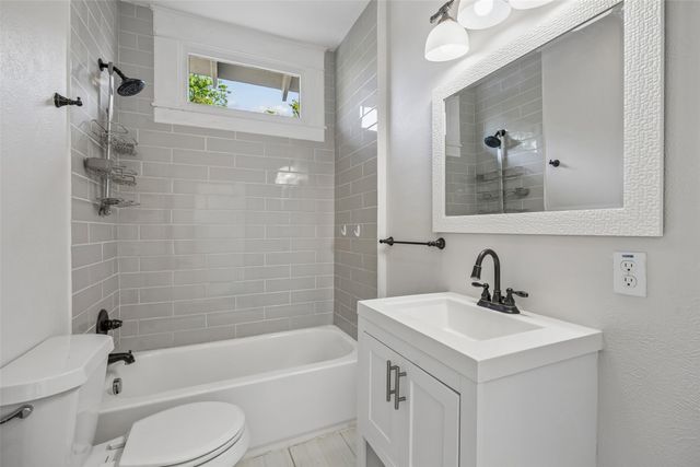 214 S Montclair Avenue, Dallas, TX 75208