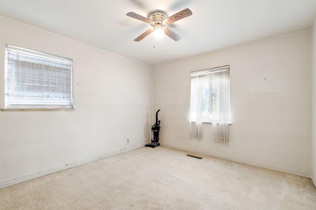 935 Manzano Street NE, Albuquerque, NM 87110
