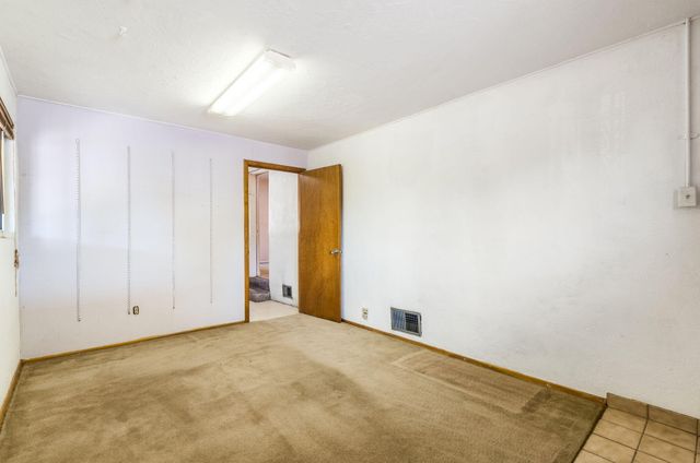 935 Manzano Street NE, Albuquerque, NM 87110