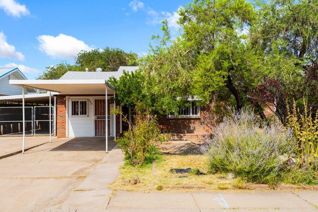 935 Manzano Street NE, Albuquerque, NM 87110