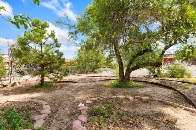 935 Manzano Street NE, Albuquerque, NM 87110