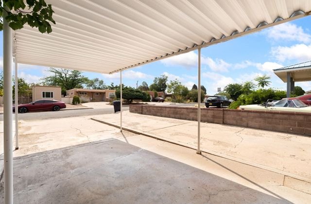 935 Manzano Street NE, Albuquerque, NM 87110
