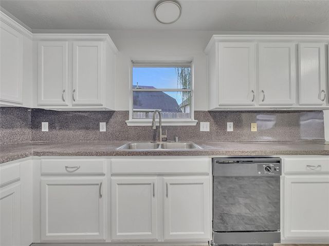 10623 Redwood Drive, Baytown, TX 77523