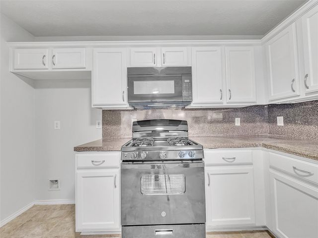 10623 Redwood Drive, Baytown, TX 77523