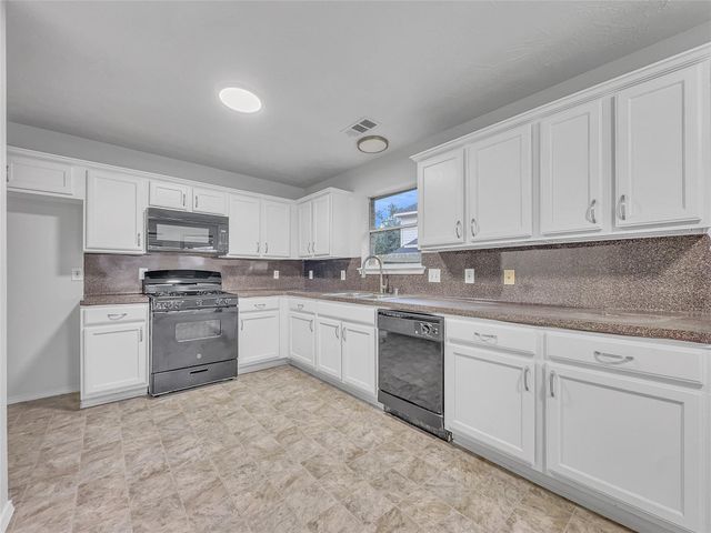 10623 Redwood Drive, Baytown, TX 77523