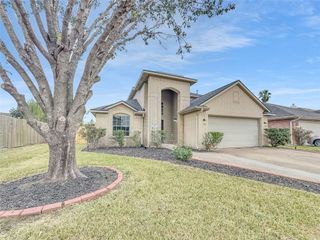 10623 Redwood Drive, Baytown, TX 77523