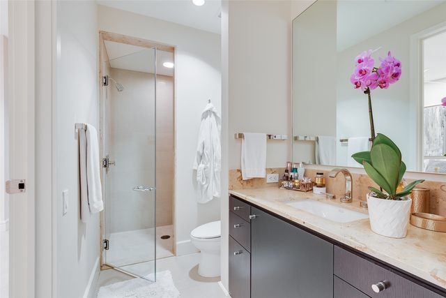 2408 Victory Park Lane 1233, Dallas, TX 75219