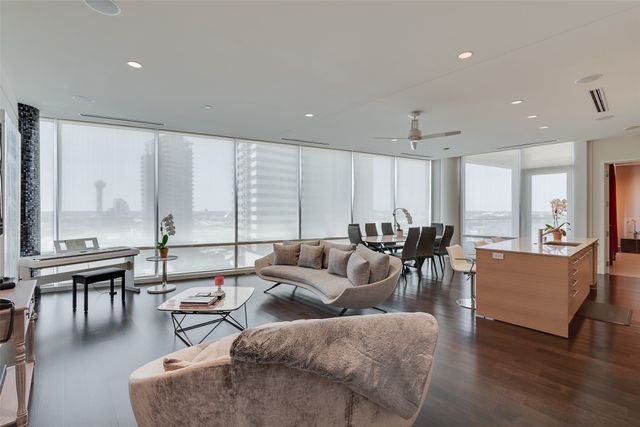 2408 Victory Park Lane 1233, Dallas, TX 75219