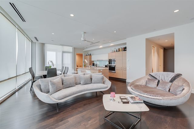 2408 Victory Park Lane 1233, Dallas, TX 75219