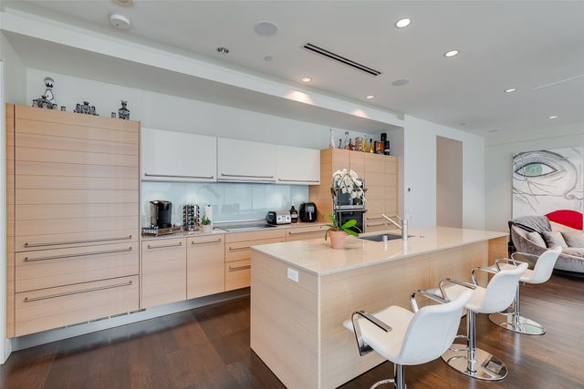 2408 Victory Park Lane 1233, Dallas, TX 75219