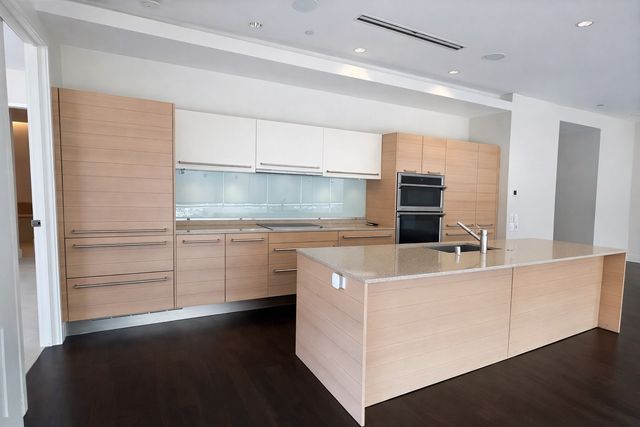 2408 Victory Park Lane 1233, Dallas, TX 75219