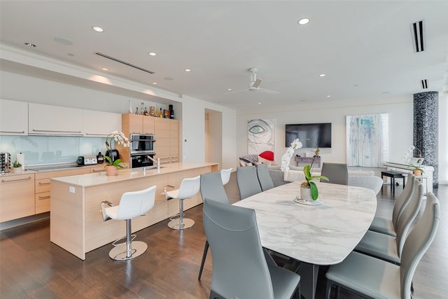 2408 Victory Park Lane 1233, Dallas, TX 75219