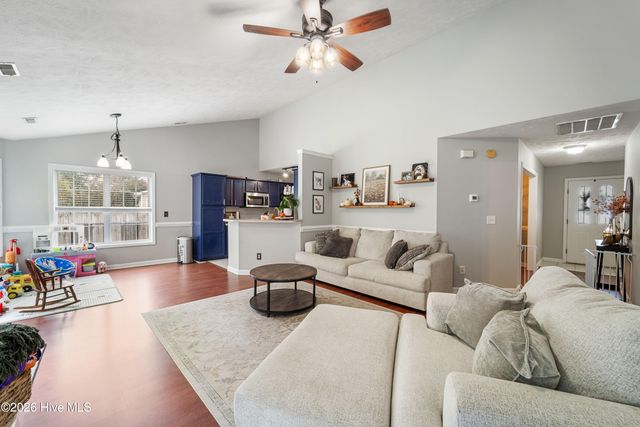 183 Bridlewood Drive, Jacksonville, NC 28540