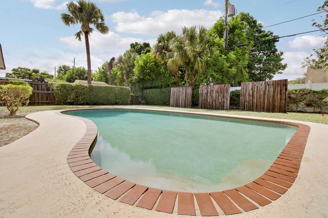 313 BALSAM Street, Palm Beach Gardens, FL 33410