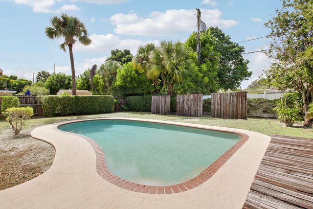 313 BALSAM Street, Palm Beach Gardens, FL 33410