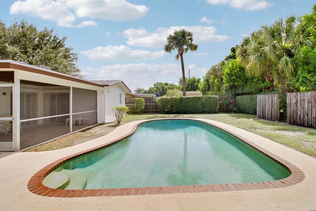 313 BALSAM Street, Palm Beach Gardens, FL 33410