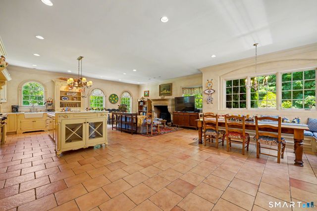 21 Compo Parkway, Westport, CT 06880