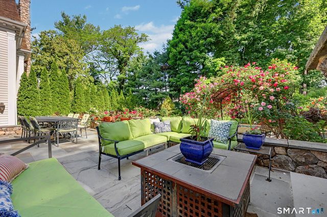 21 Compo Parkway, Westport, CT 06880