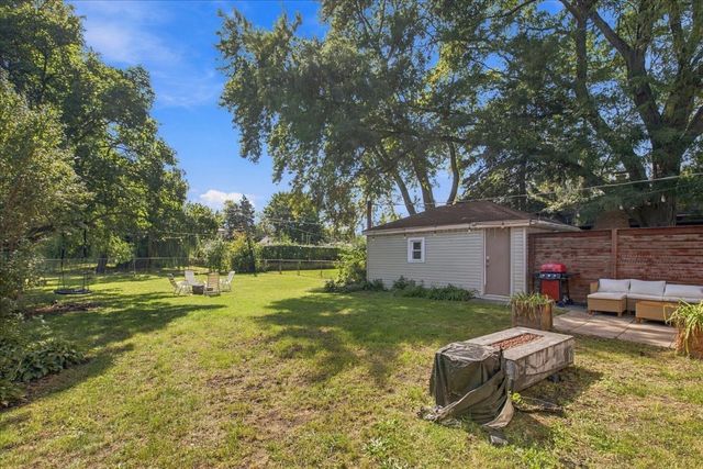 2037 E Touhy Avenue, Des Plaines, IL 60018