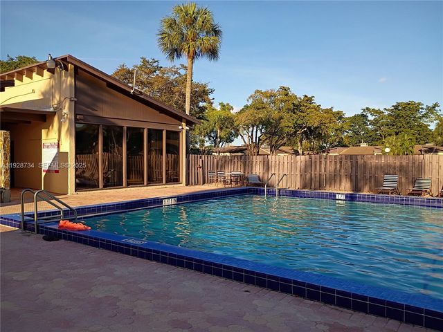 151 Berkley Rd 308, Hollywood, FL 33024