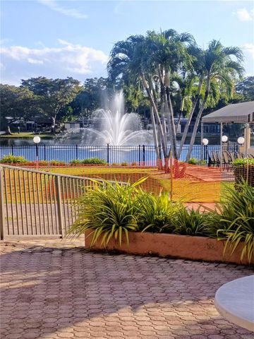 151 Berkley Rd 308, Hollywood, FL 33024