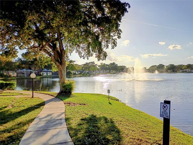 151 Berkley Rd 308, Hollywood, FL 33024