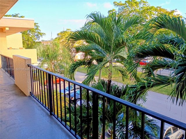 151 Berkley Rd 308, Hollywood, FL 33024